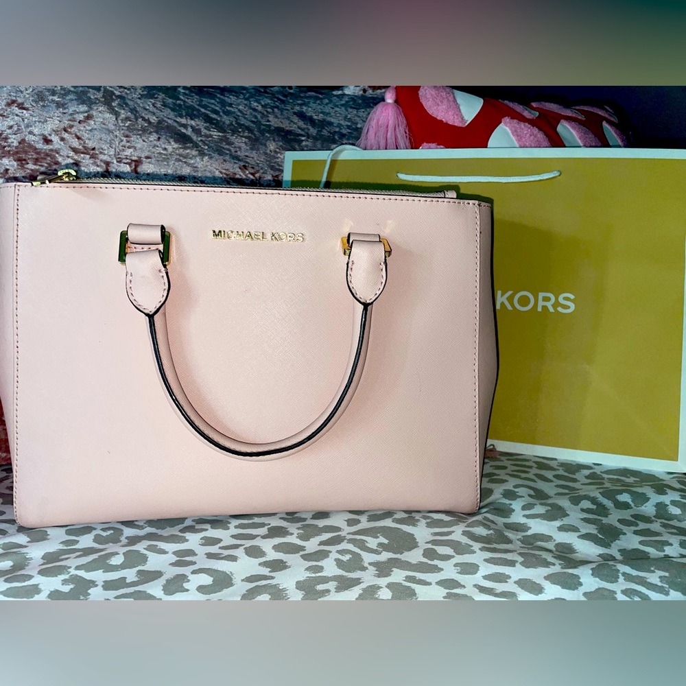 Michael Kors Soft Pink tote bag 💕